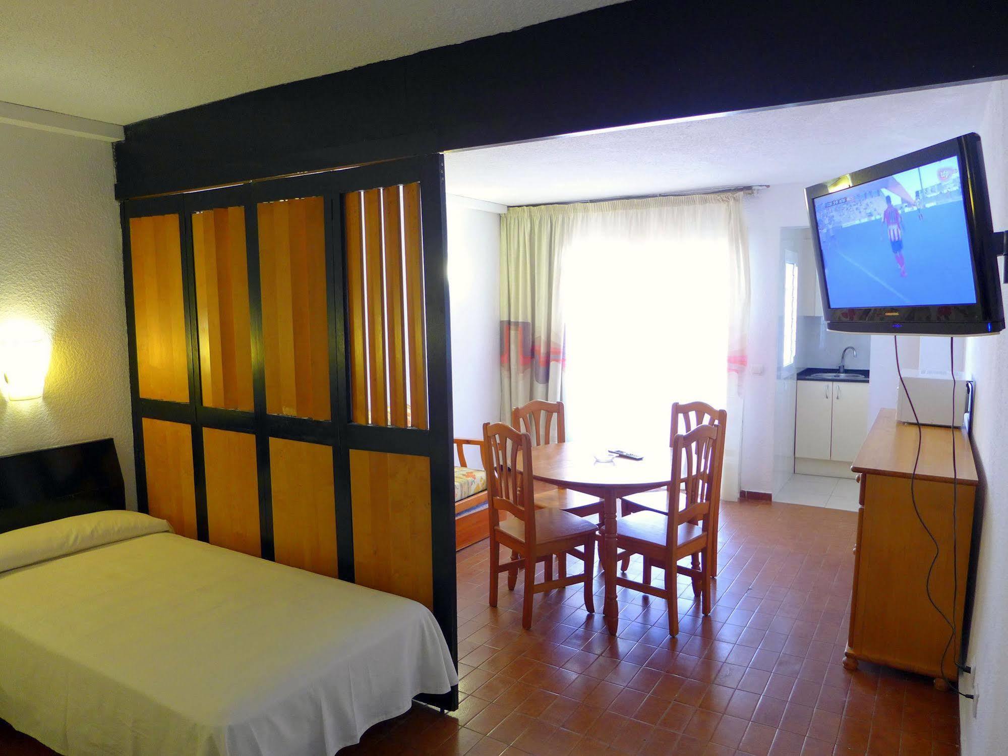 Apartamentos Alboran-Arysal Salou Zewnętrze zdjęcie